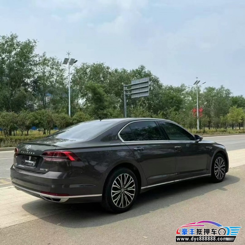 17年大众辉昂轿车抵押车出售