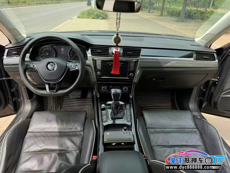 17年大众辉昂轿车抵押车出售