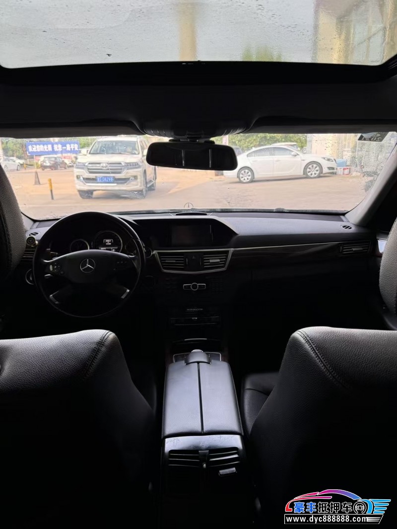 13年奔驰E轿车抵押车出售
