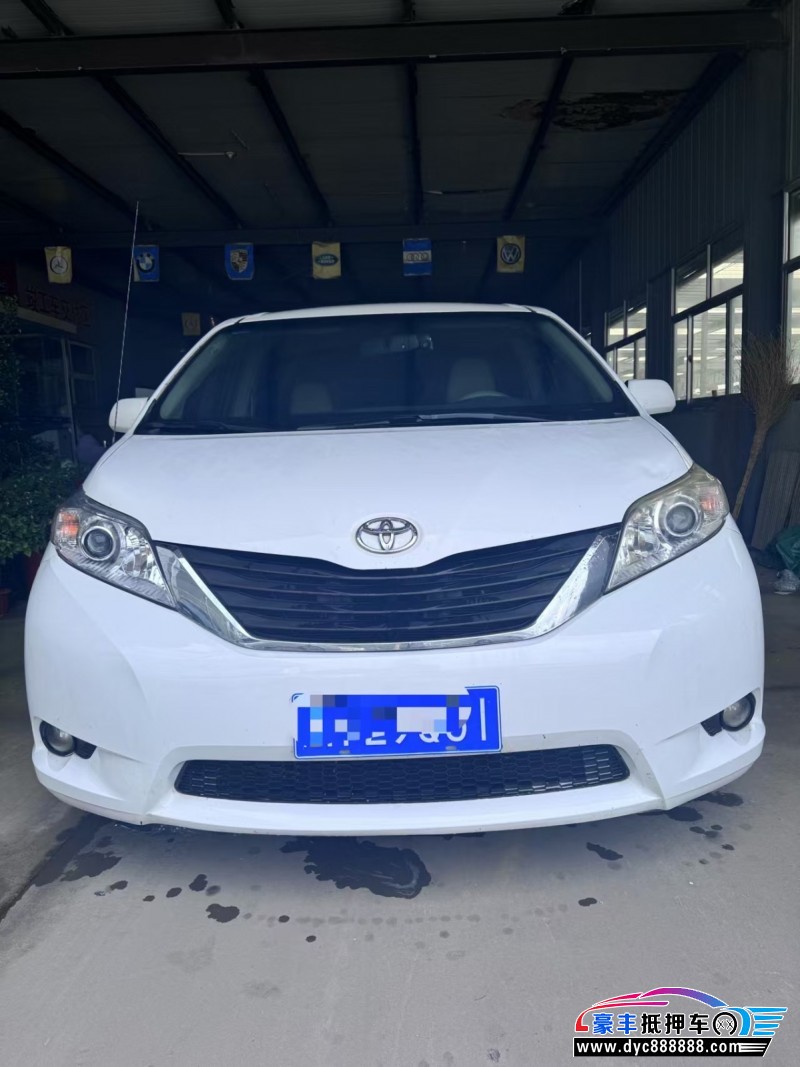 15年丰田塞纳轿车抵押车出售