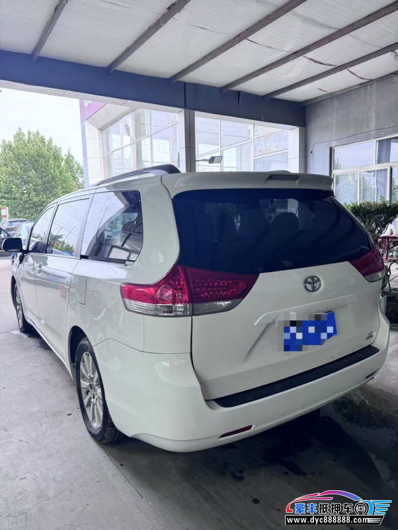 15年丰田塞纳轿车抵押车出售