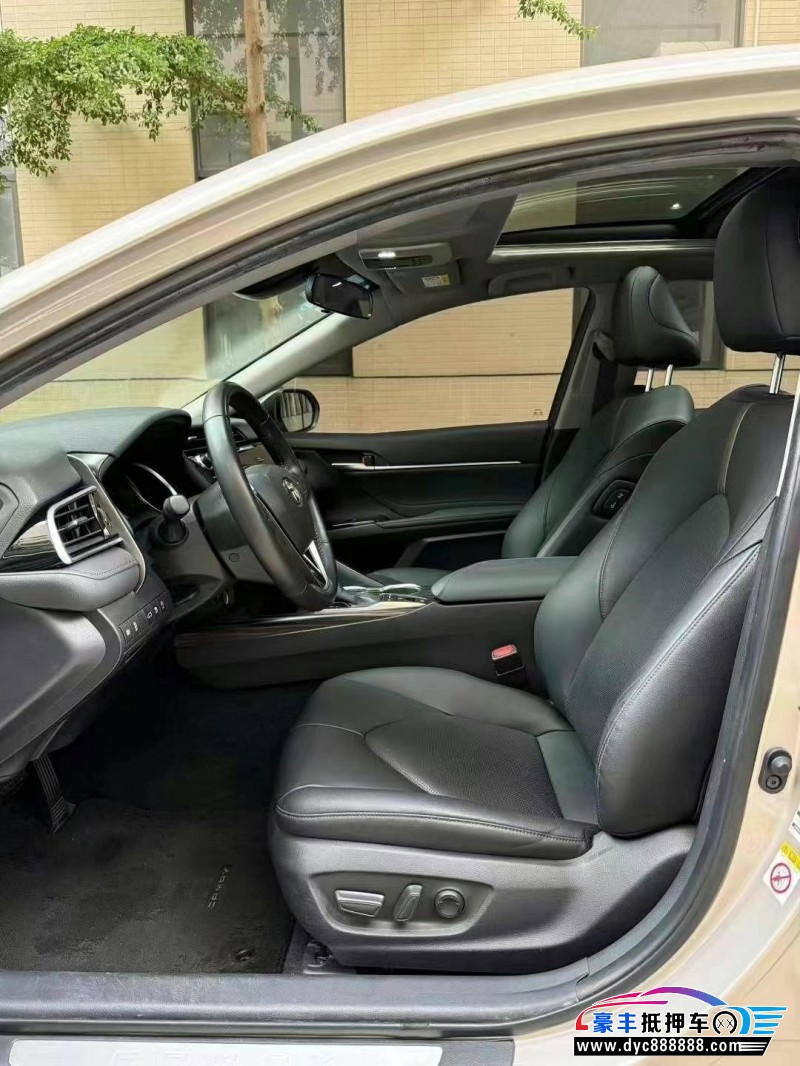 18年丰田凯美瑞轿车抵押车出售