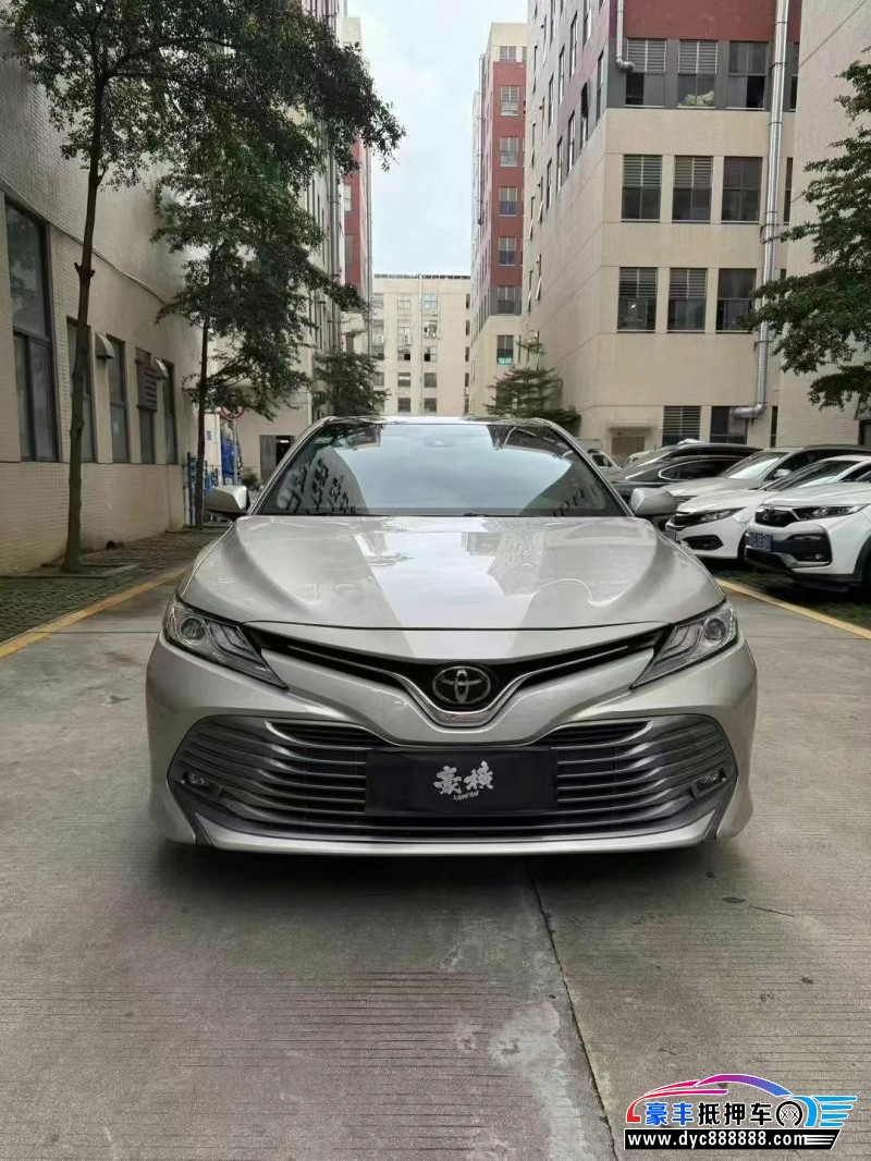 18年丰田凯美瑞轿车抵押车出售