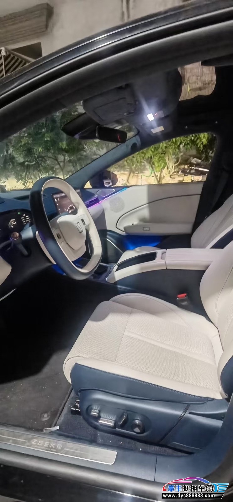 24年极氪007轿车抵押车出售