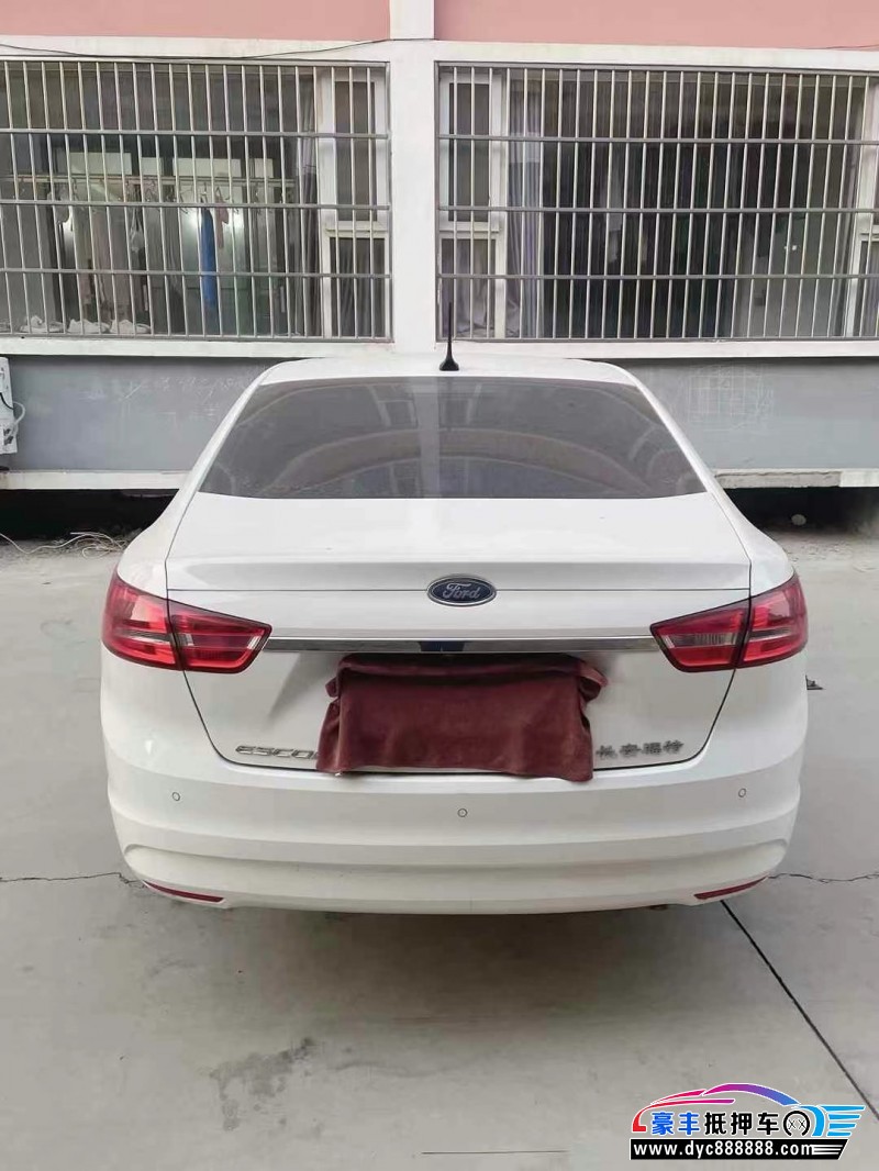 18年福特福睿斯轿车抵押车出售