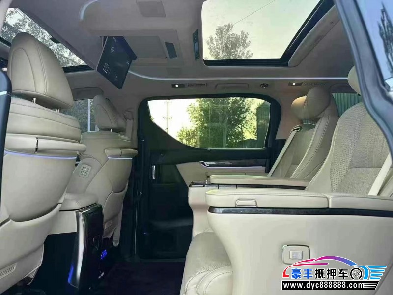 23年丰田埃尔法轿车抵押车出售