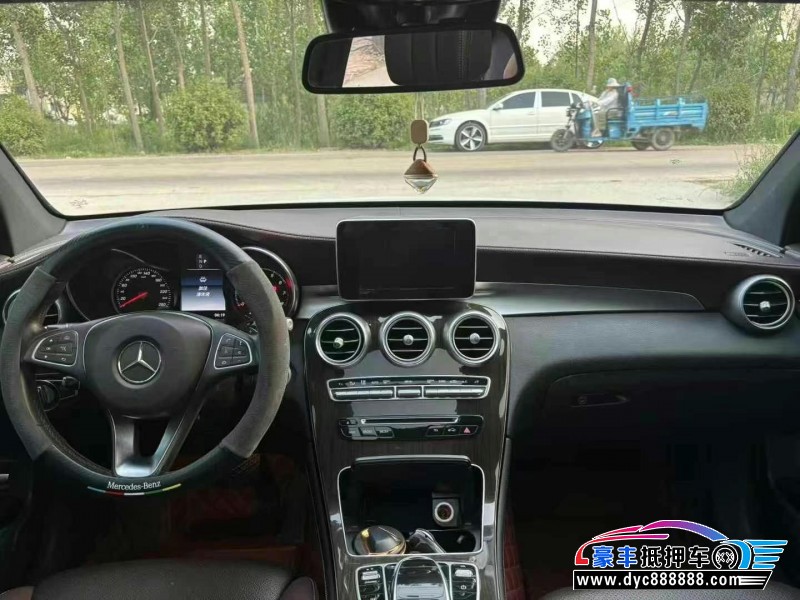 17年奔驰GLC轿车抵押车出售