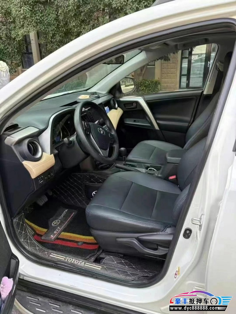 17年丰田RAV4轿车抵押车出售