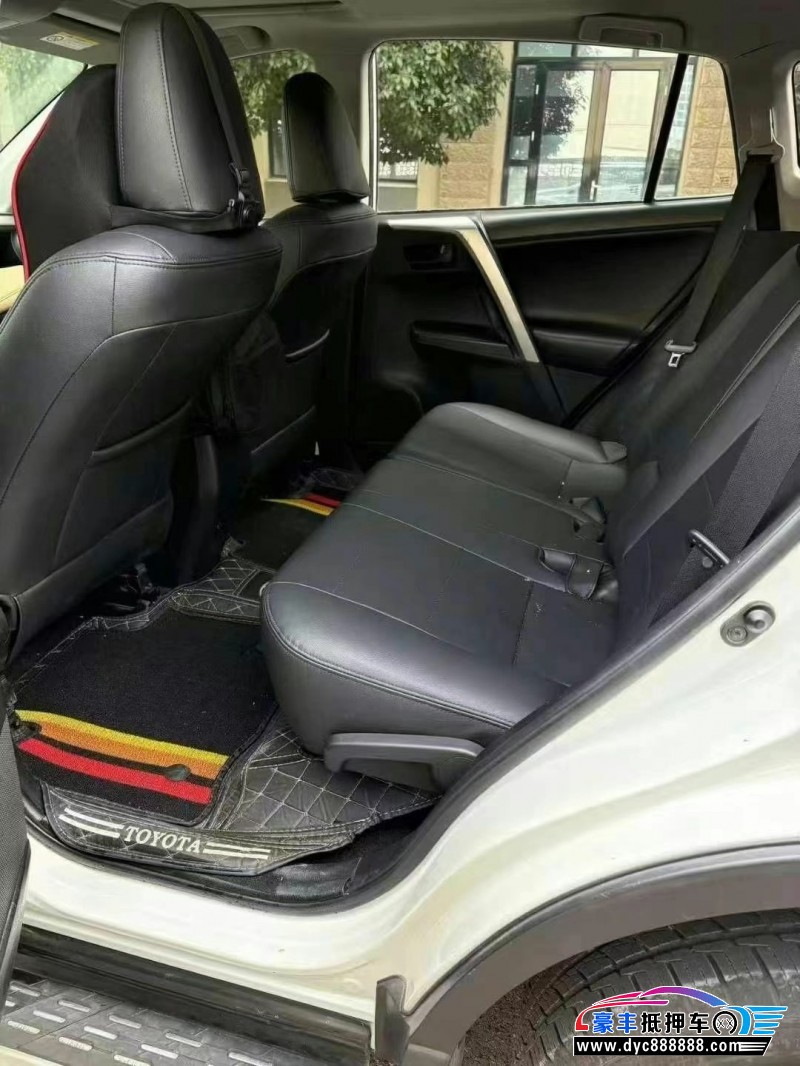 17年丰田RAV4轿车抵押车出售