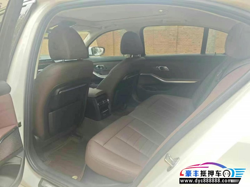 20年宝马3系轿车抵押车出售