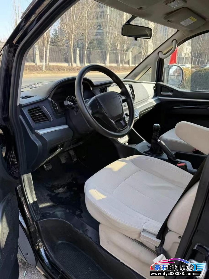 21年东风风行菱智轿车抵押车出售