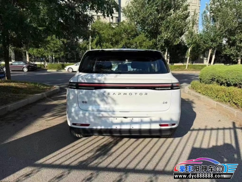 25年零跑C10轿车抵押车出售