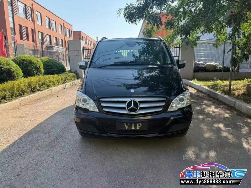 14年奔驰唯雅诺轿车抵押车出售