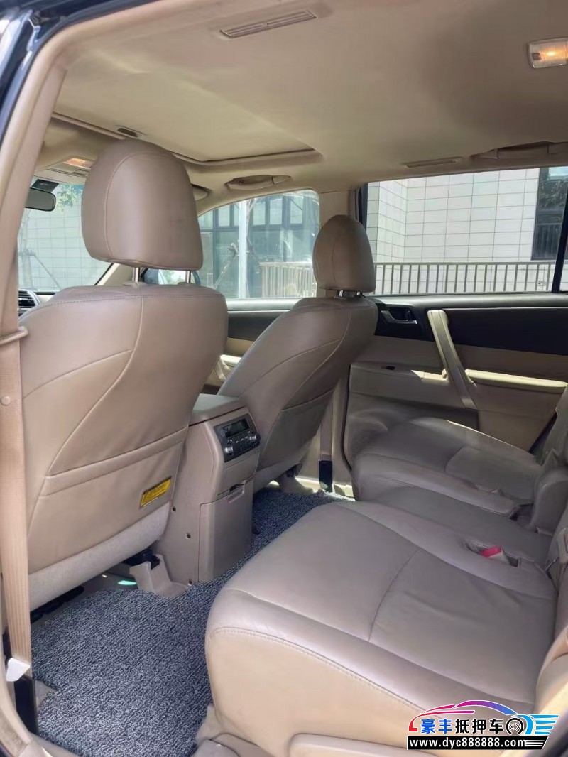 13年丰田汉兰达轿车抵押车出售