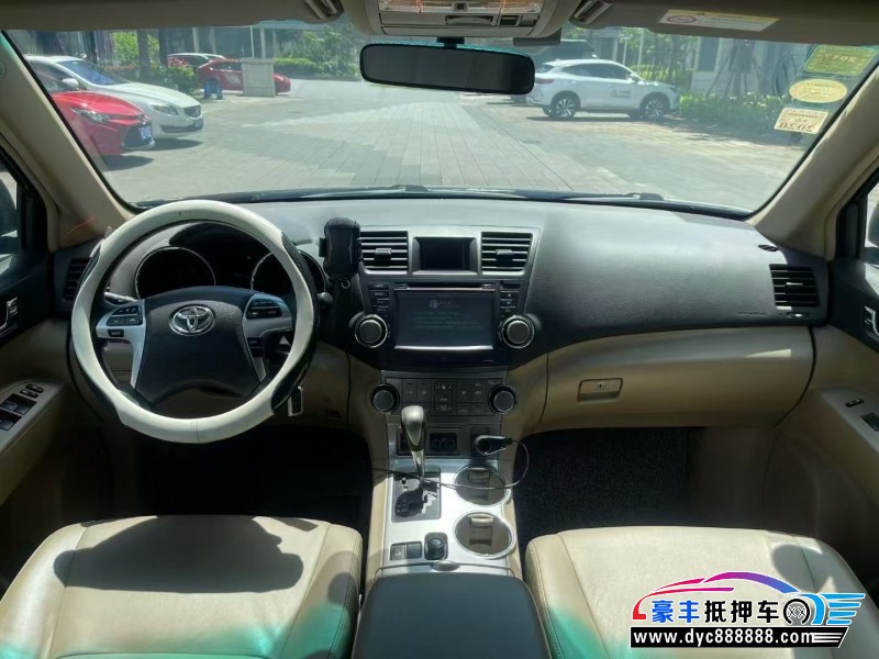 13年丰田汉兰达轿车抵押车出售