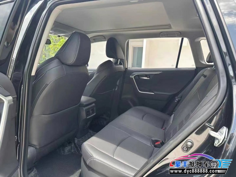 24年丰田威兰达轿车抵押车出售