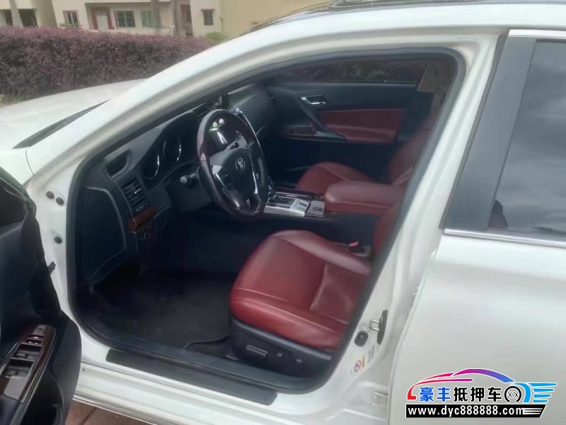 15年丰田锐志轿车抵押车出售