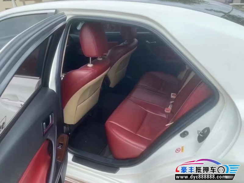 15年丰田锐志轿车抵押车出售