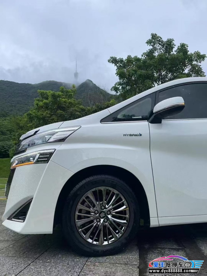 22年丰田埃尔法轿车抵押车出售