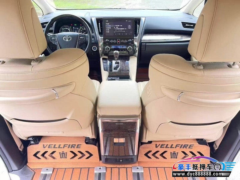 22年丰田埃尔法轿车抵押车出售