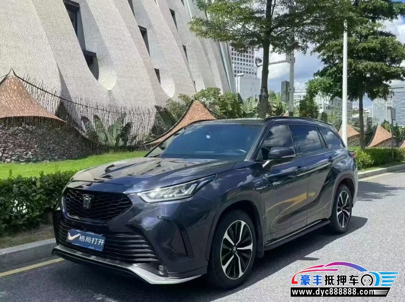 22年丰田皇冠轿车抵押车出售