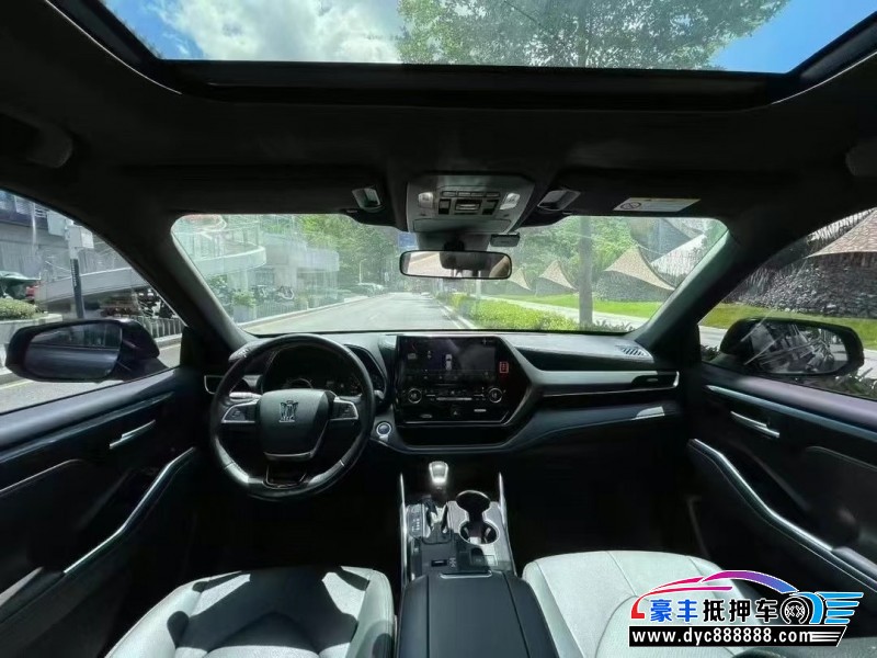 22年丰田皇冠轿车抵押车出售