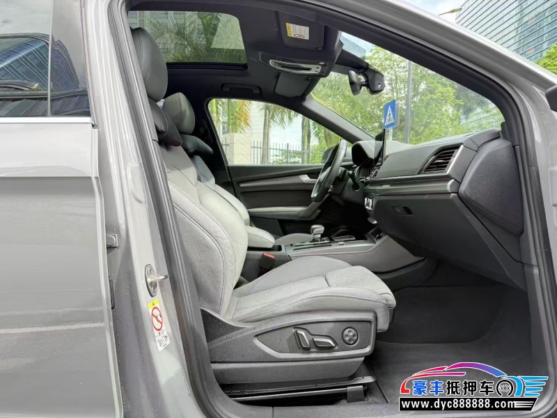 22年奥迪Q5轿车抵押车出售