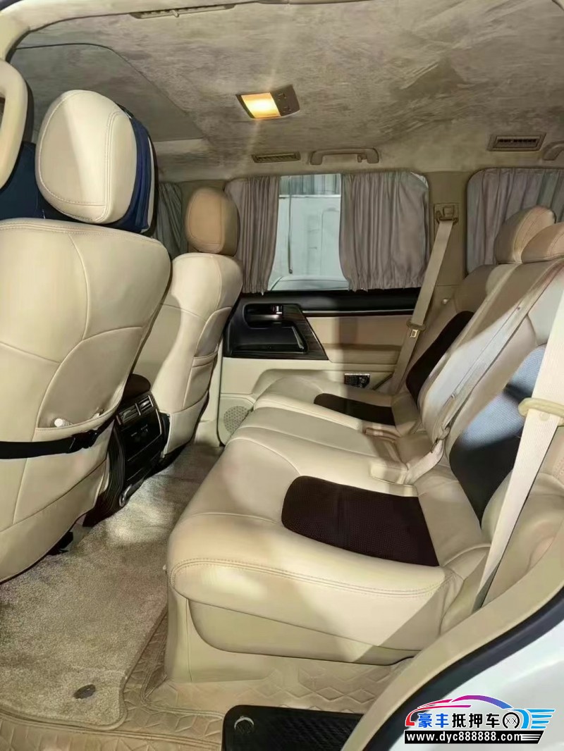 17年丰田兰德酷路泽（陆巡）轿车抵押车出售