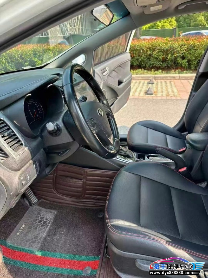 17年起亚K3轿车抵押车出售