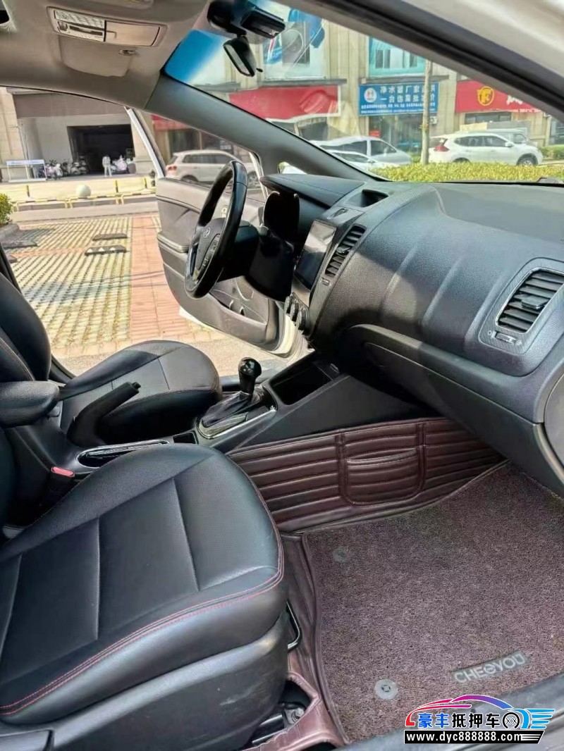 17年起亚K3轿车抵押车出售