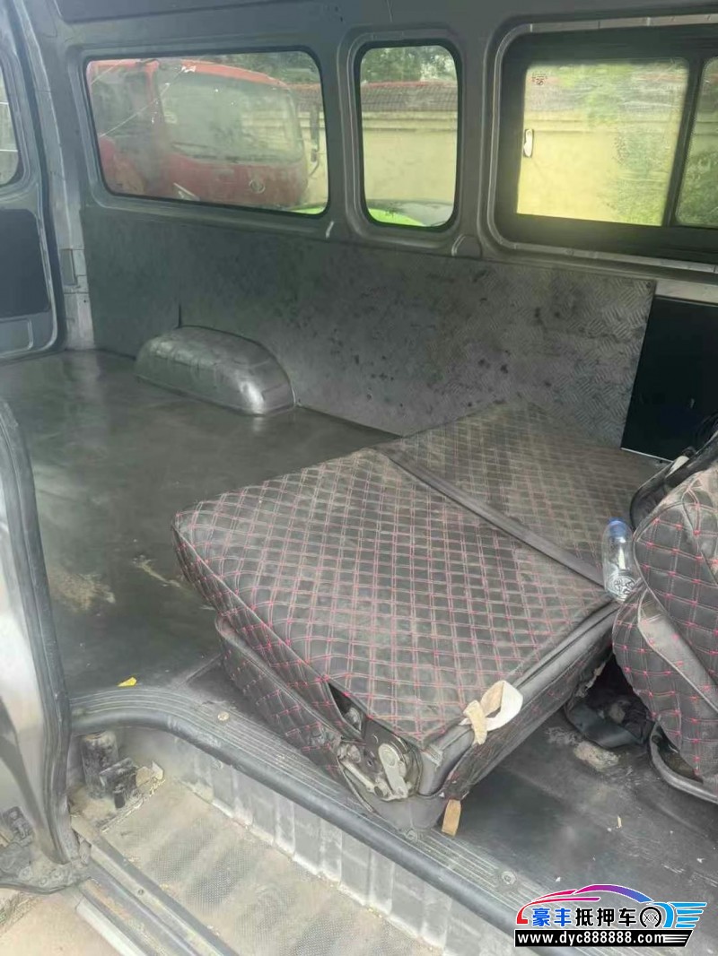 17年福田风景G7轿车抵押车出售