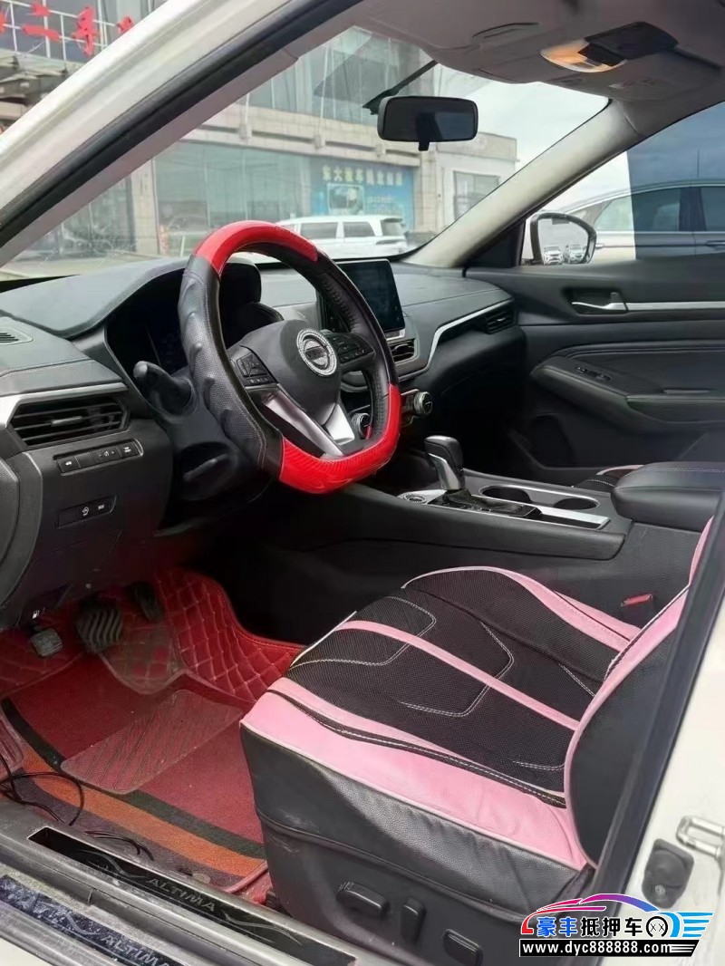 20年日产天籁轿车抵押车出售