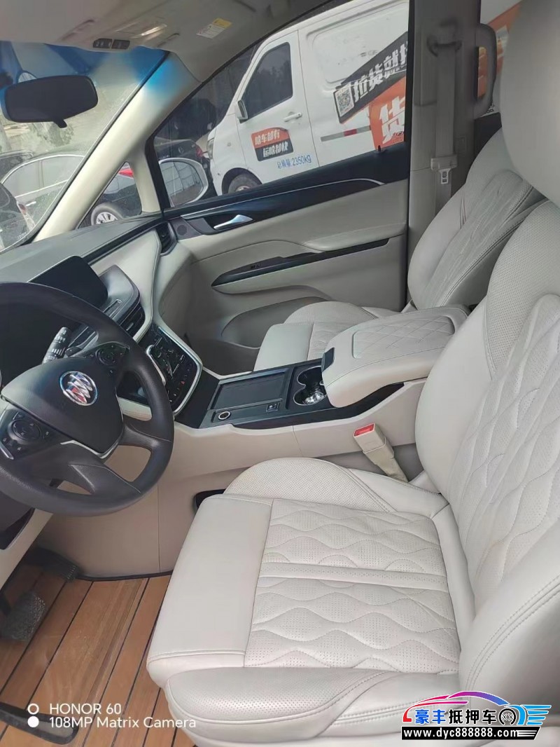 21年别克GL8轿车抵押车出售