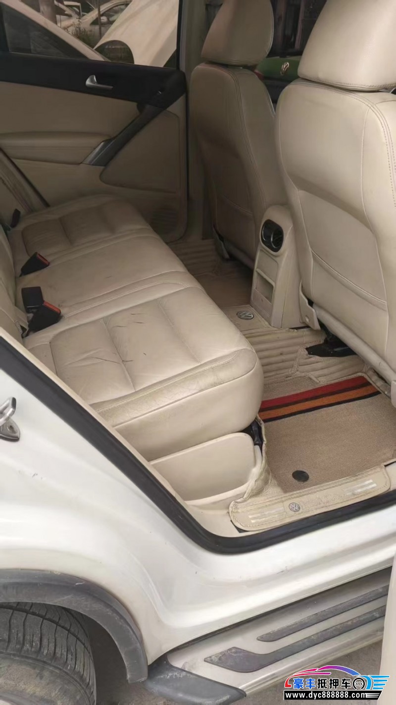 13年大众途观轿车抵押车出售