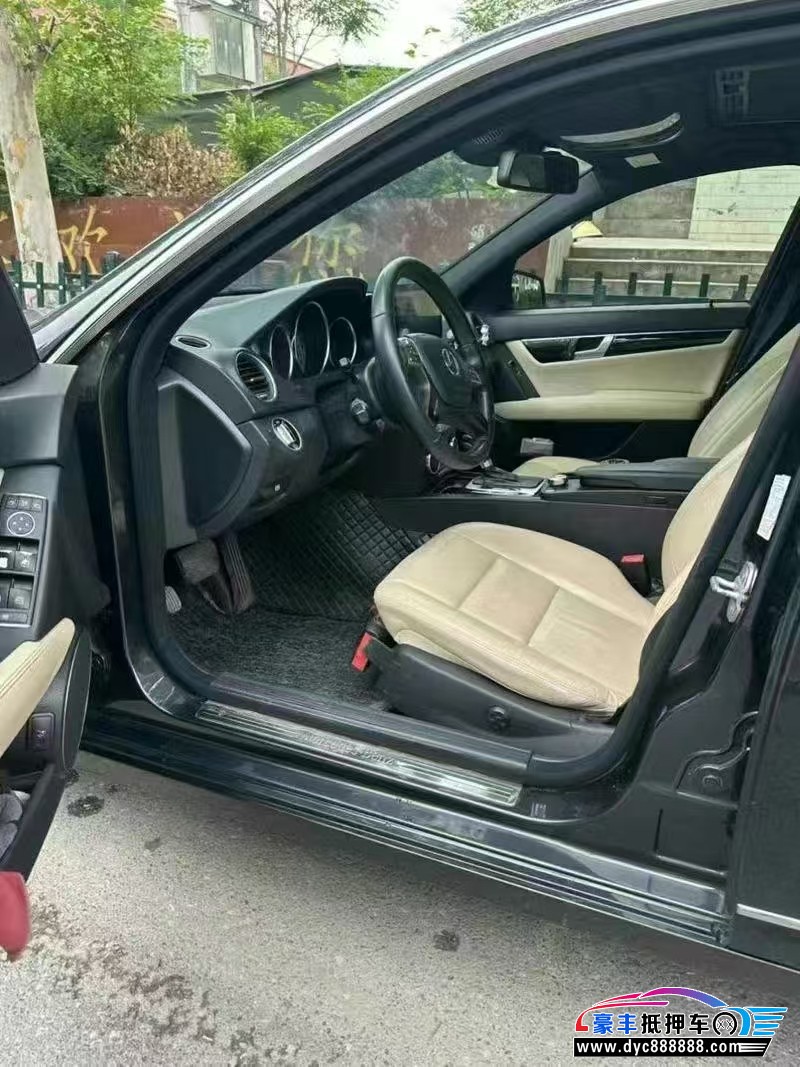 12年奔驰C轿车抵押车出售