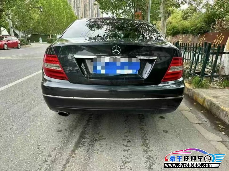 12年奔驰C轿车抵押车出售