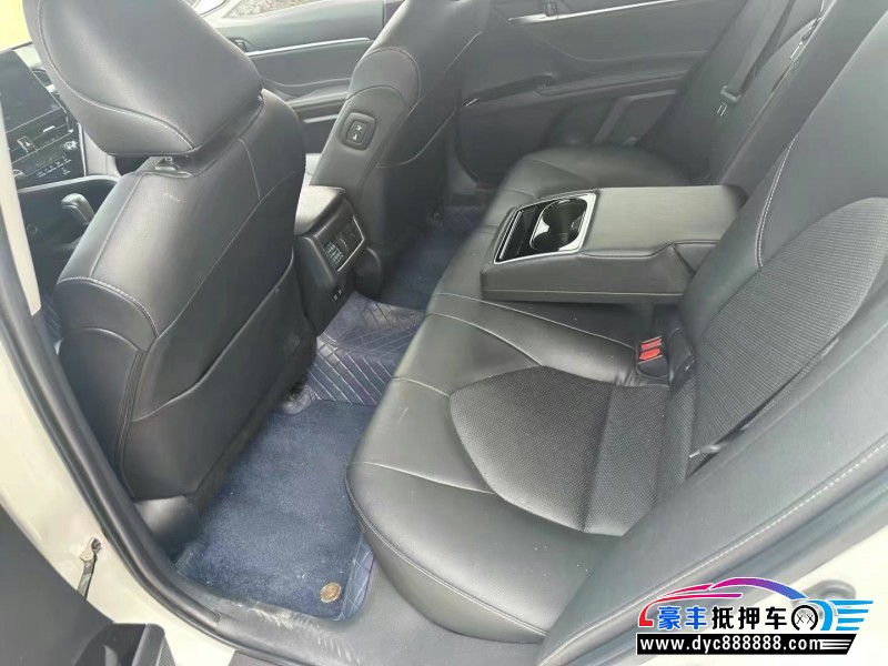 22年丰田凯美瑞轿车抵押车出售