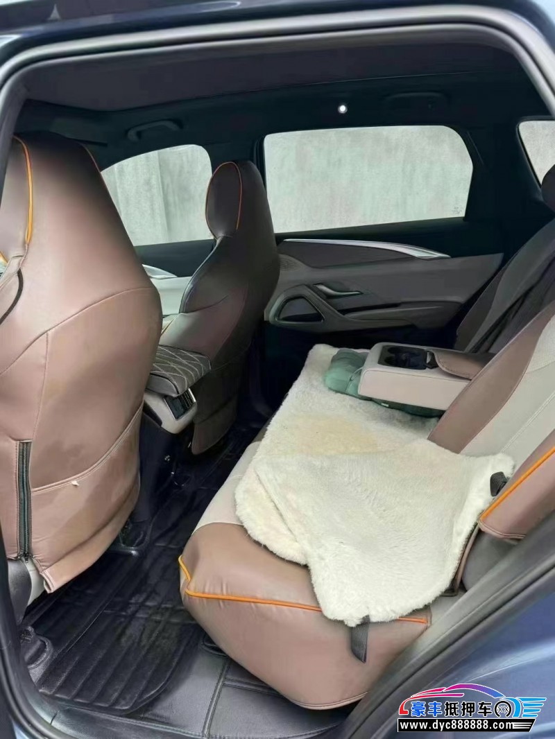 24年比亚迪宋轿车抵押车出售