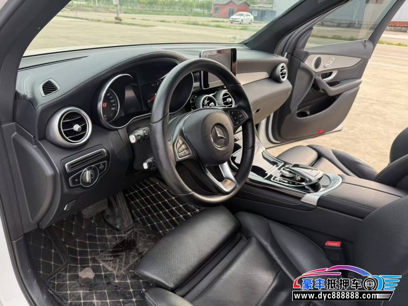 19年奔驰GLC轿车抵押车出售