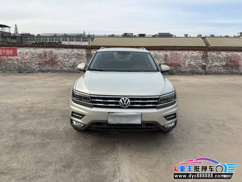 抵押车出售20年大众途观L轿车