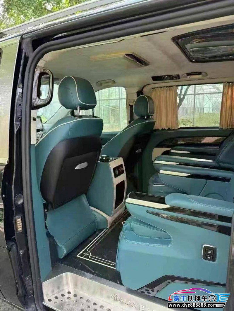 21年奔驰威霆轿车抵押车出售