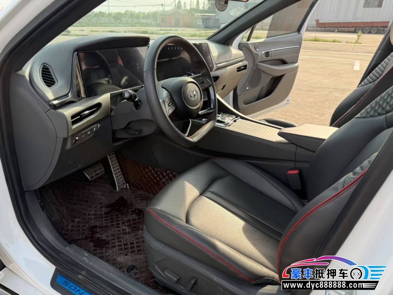 21年现代索纳塔轿车抵押车出售