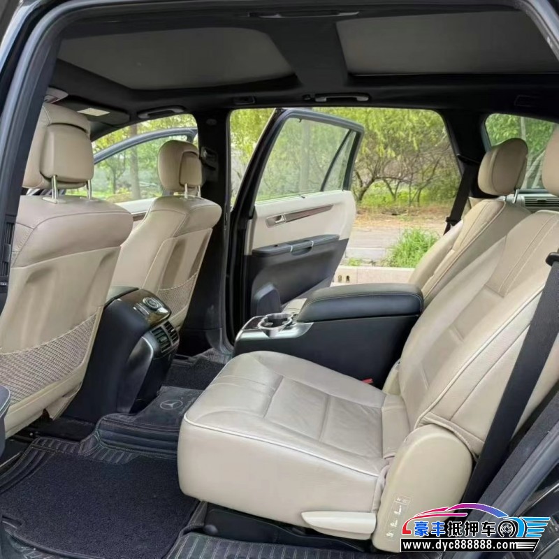 14年奔驰R轿车抵押车出售