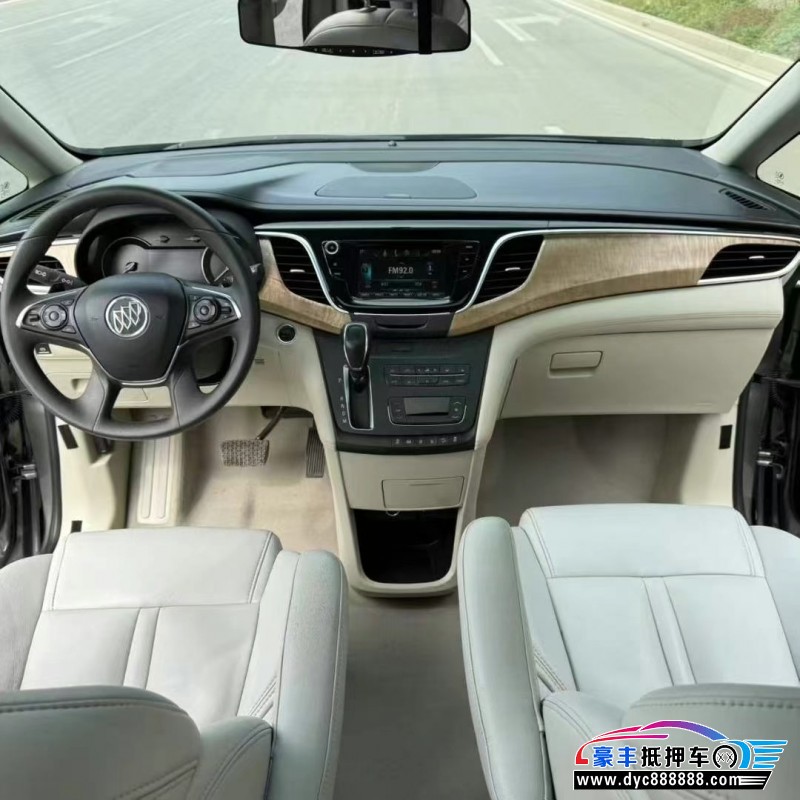 17年别克GL8轿车抵押车出售