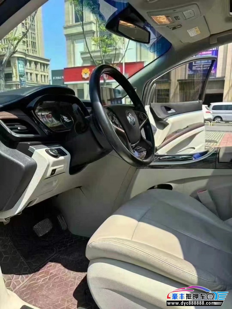 20年别克GL8轿车抵押车出售