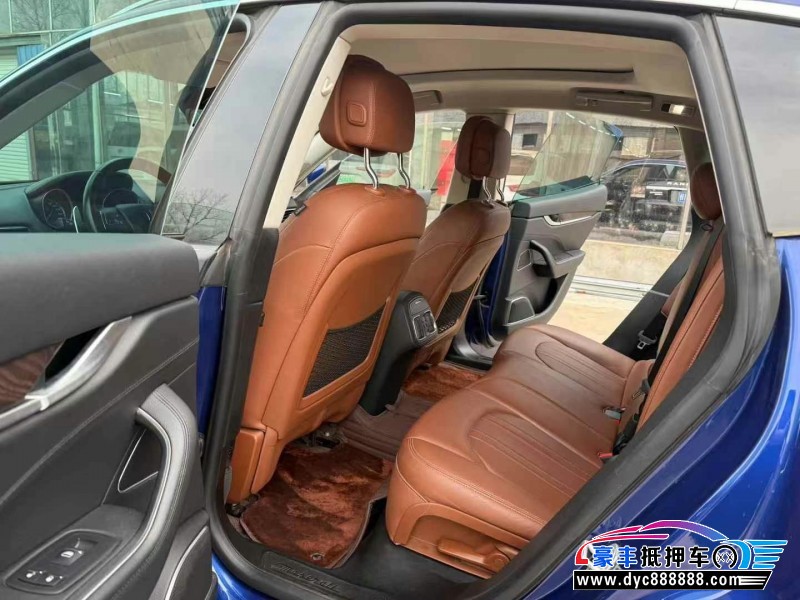 18年玛莎拉蒂莱万特轿车抵押车出售