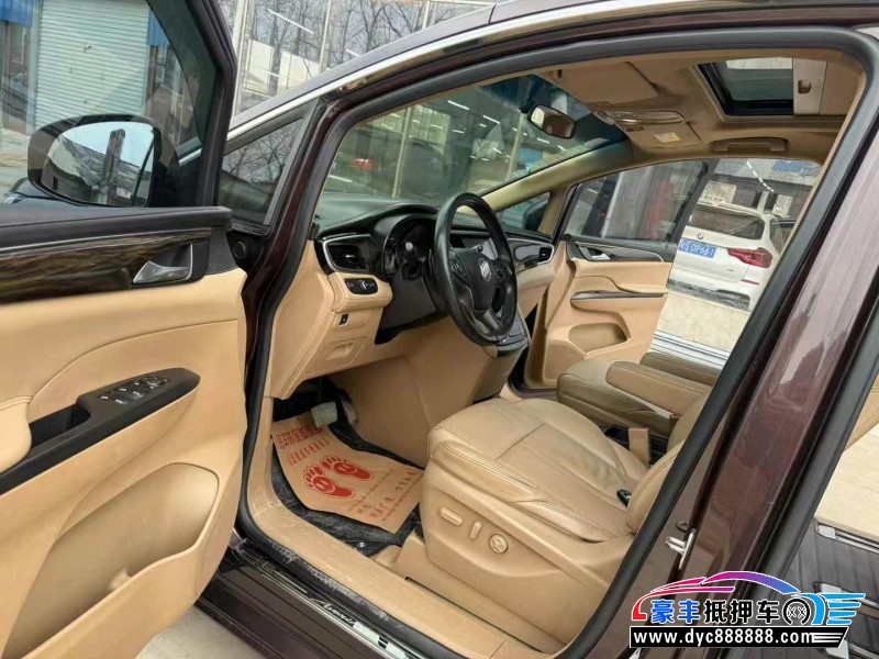 17年别克GL8轿车抵押车出售