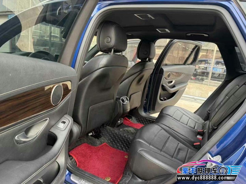 18年奔驰GLC轿车抵押车出售