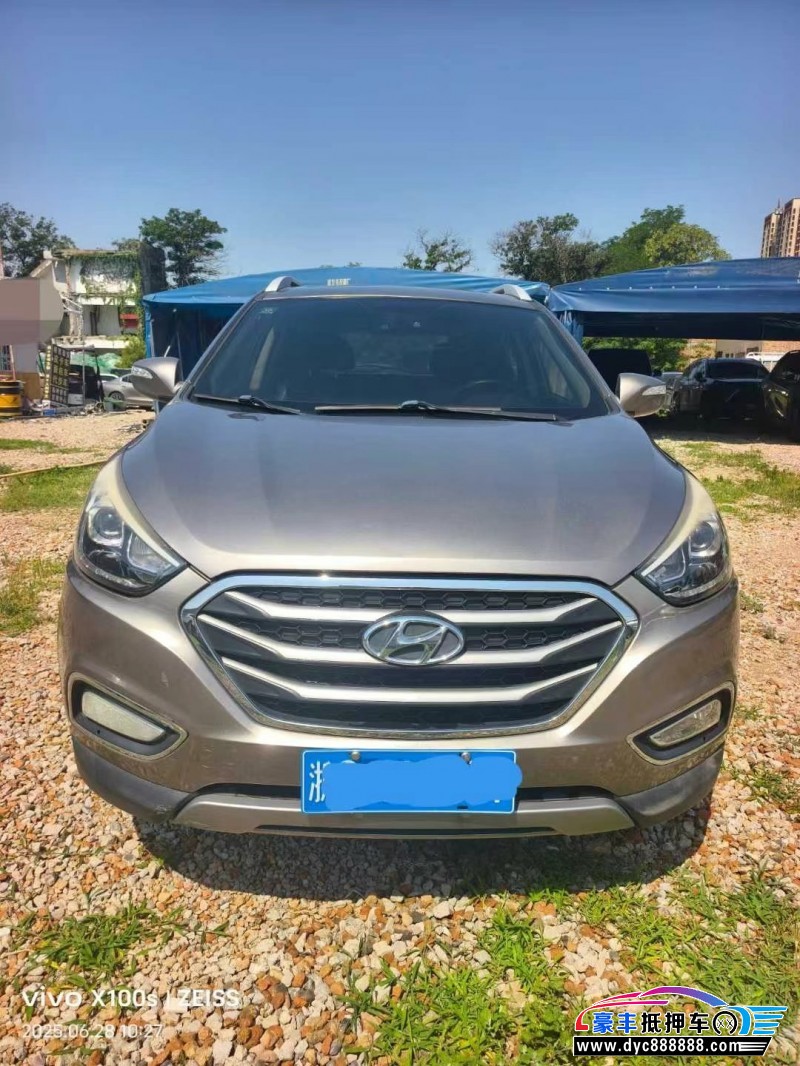 16年现代ix35轿车抵押车出售