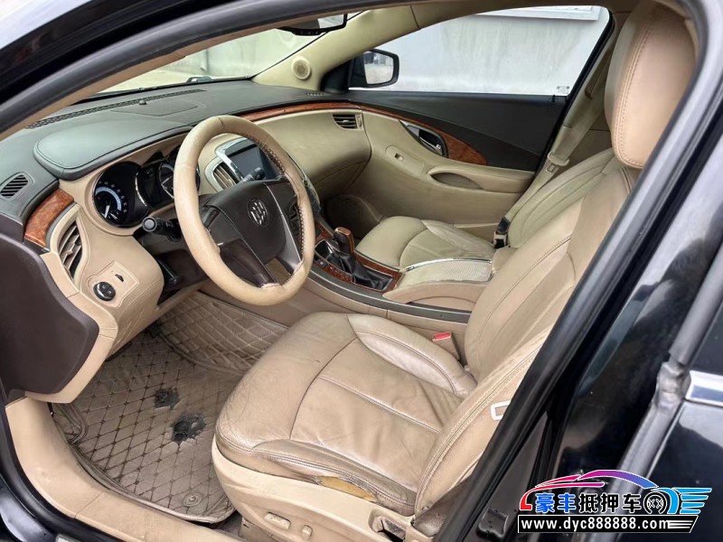 12年别克君越轿车抵押车出售